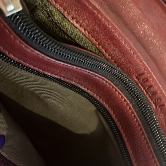 NWT Joanel Canada genuine leather crossbody bag 6 zip pockets, 1 flap inside - Picture 9 of 16